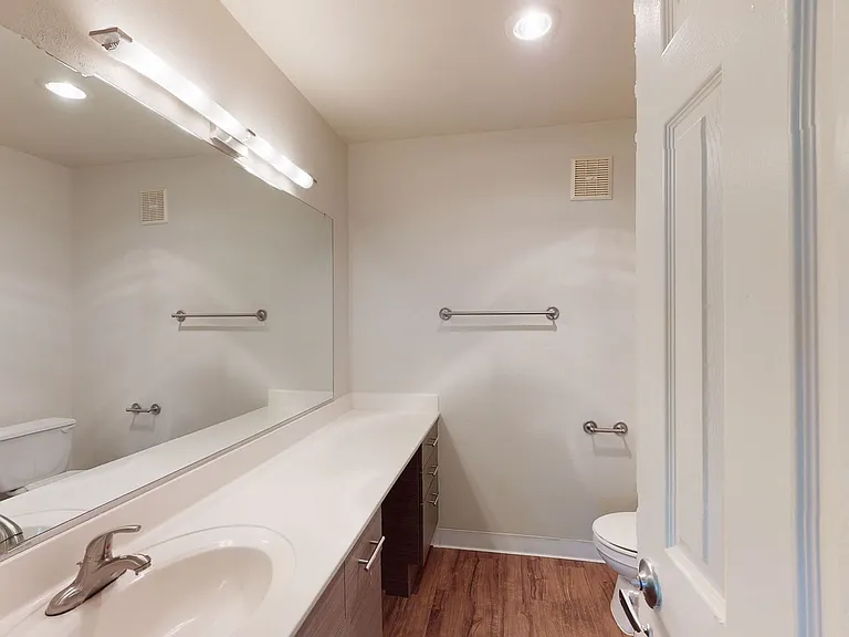 Eight 80 Newport Beach — Photo 131