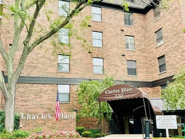 700 Brick Mill Run APT 203, Westlake, OH 44145