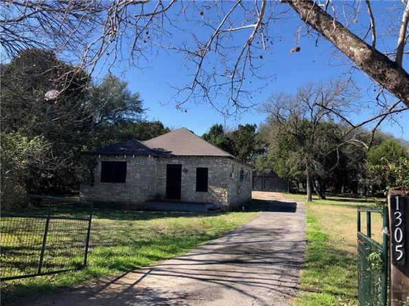 1305 High Chaparral Dr, Leander, TX 78641