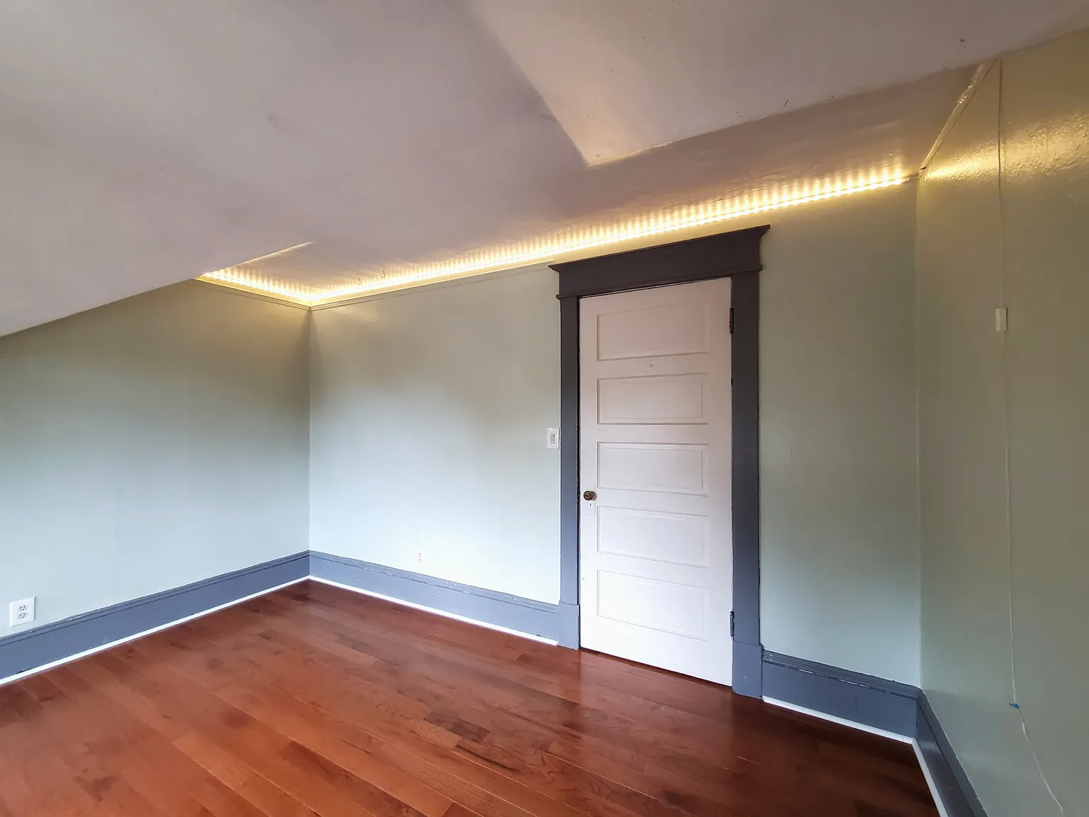 1 bed, 900 sqft, $2,450 — Photo 2