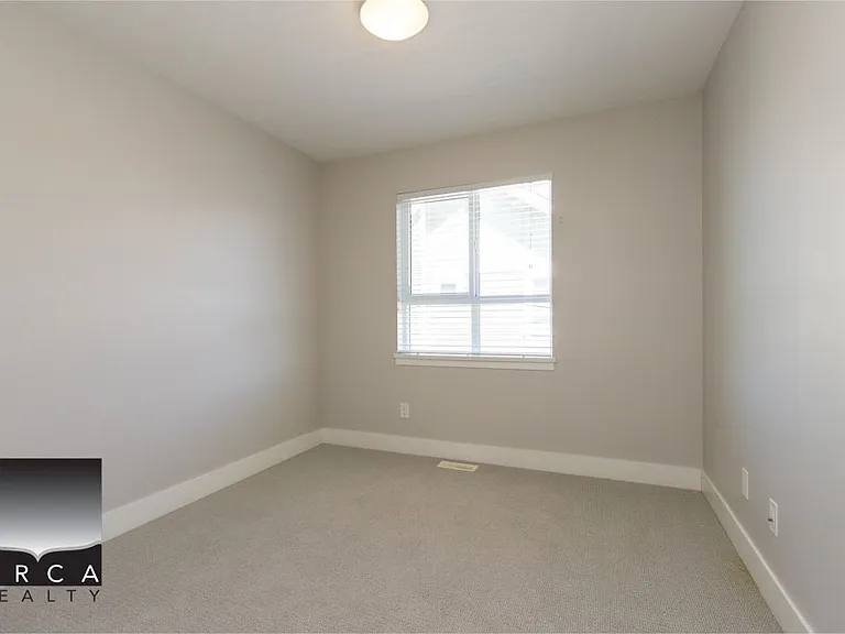 293 Camata St — Photo 27