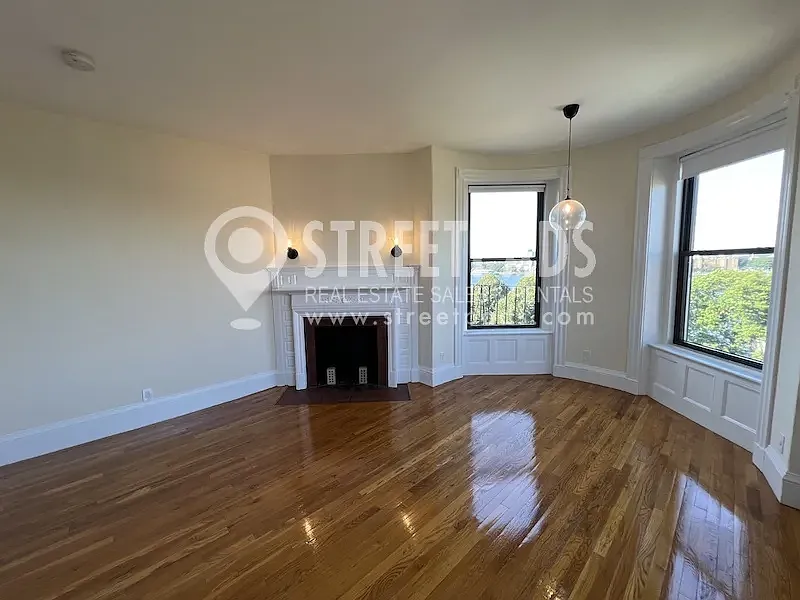 2 bed, 9999 sqft, $3,400 — Photo 2