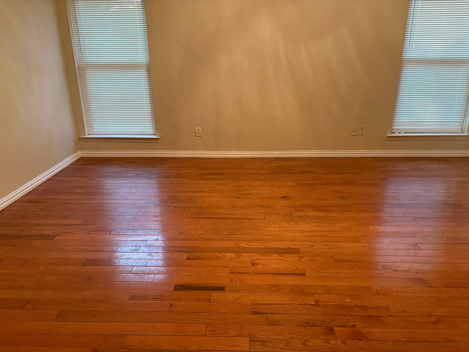 4 bed, 1923 sqft, $2,580 — Photo 4