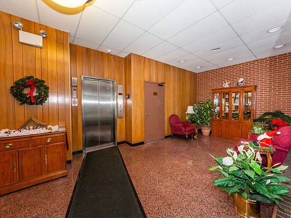 4th image of 140 Marengo Ave Unit 303