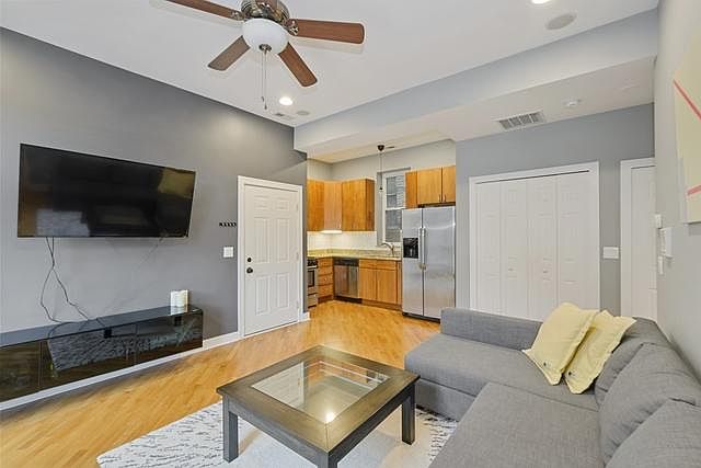 1st image of 1351 N Ashland Ave APT 2C