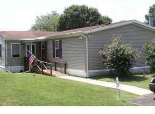 27 Penn Dr, West Grove, PA 19390