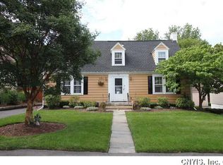 218 Searlwyn Rd, Syracuse, NY 13205