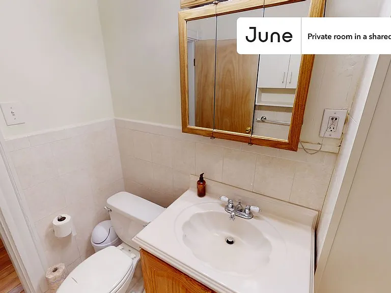 28 Charnwood Rd #D — Photo 7
