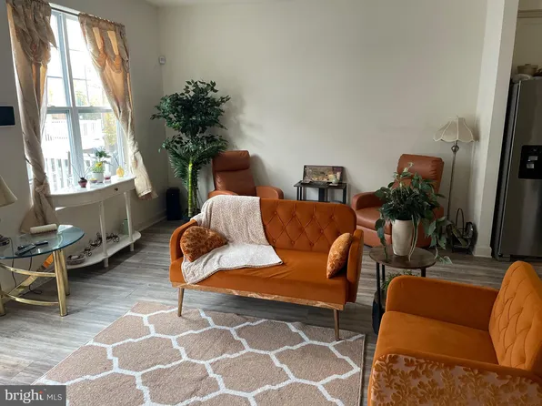 7210 Wood Trail Dr, Lanham, MD 20706