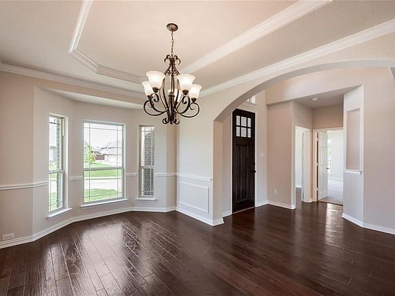 3rd image of 501 Southwestern Dr