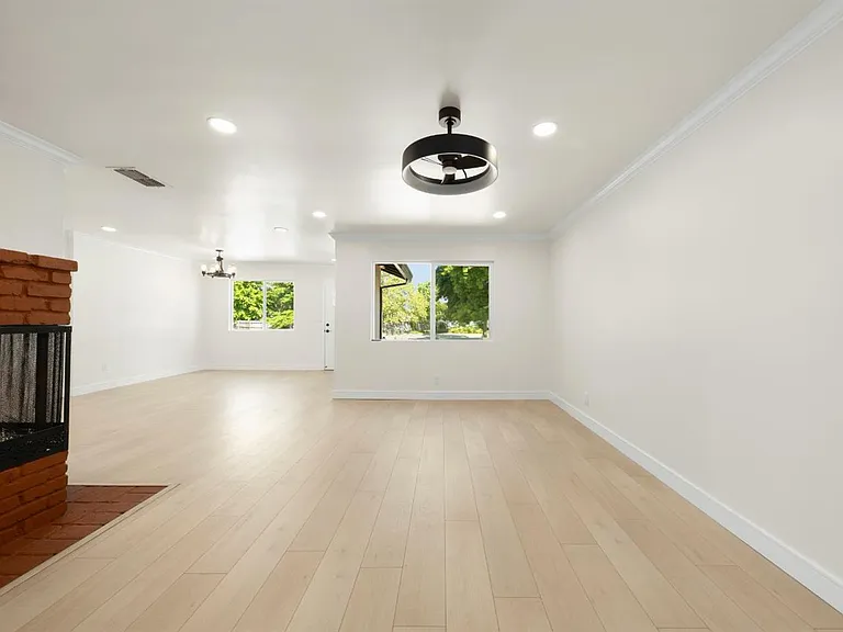 6120 Friendly Ct — Photo 16
