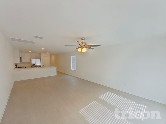 2nd image of 811 Ponderosa Ln