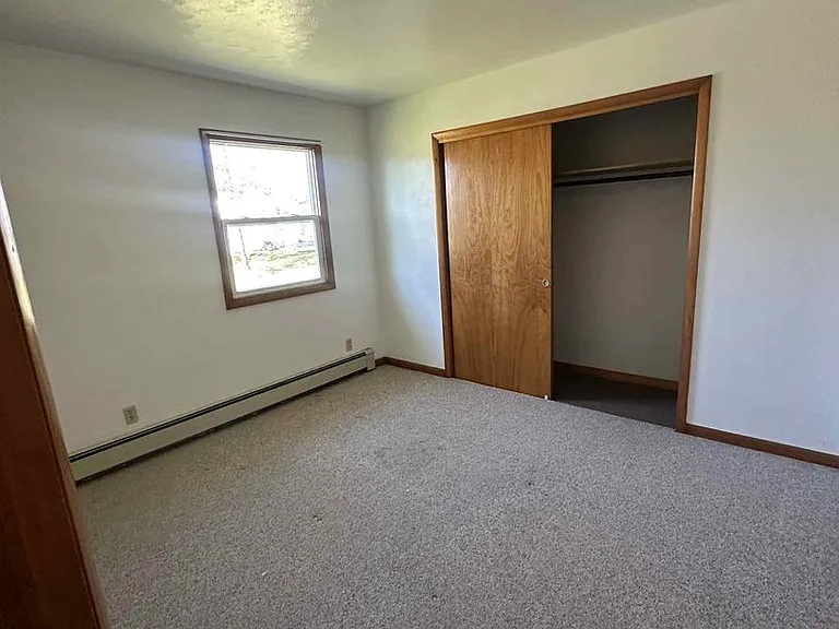 6953 Hillcrest Ave — Photo 4
