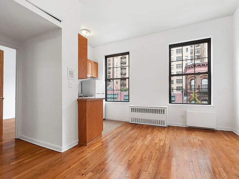 330 W 85th St #4A — Photo 1