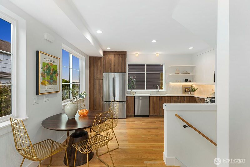 5th image of 3932 S Angeline Street