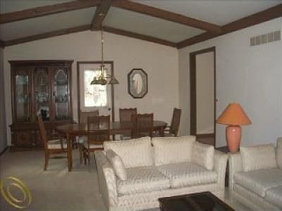 4th image of 33998 Bretton Dr