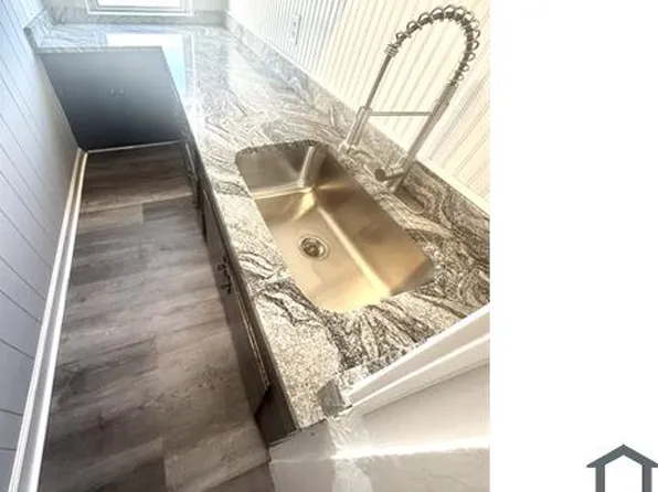 16 Groton Pl #3, Worcester, MA 01604