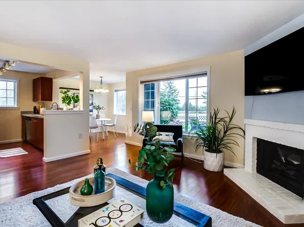 12404 E Gibson Road #D101, Everett, WA 98204