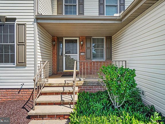 2nd image of 1140 Woodridge Dr