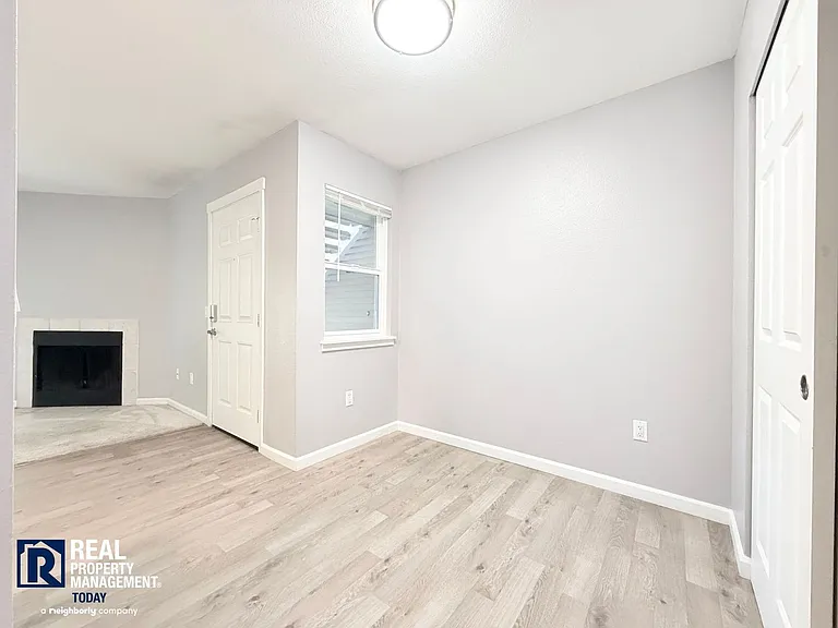 2609 S 272nd St #33 — Photo 9