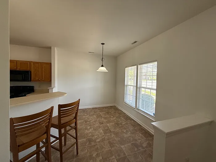 4237 Coulter Xing — Photo 3
