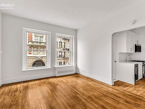 3rd image of 101 W 80th St APT 3E