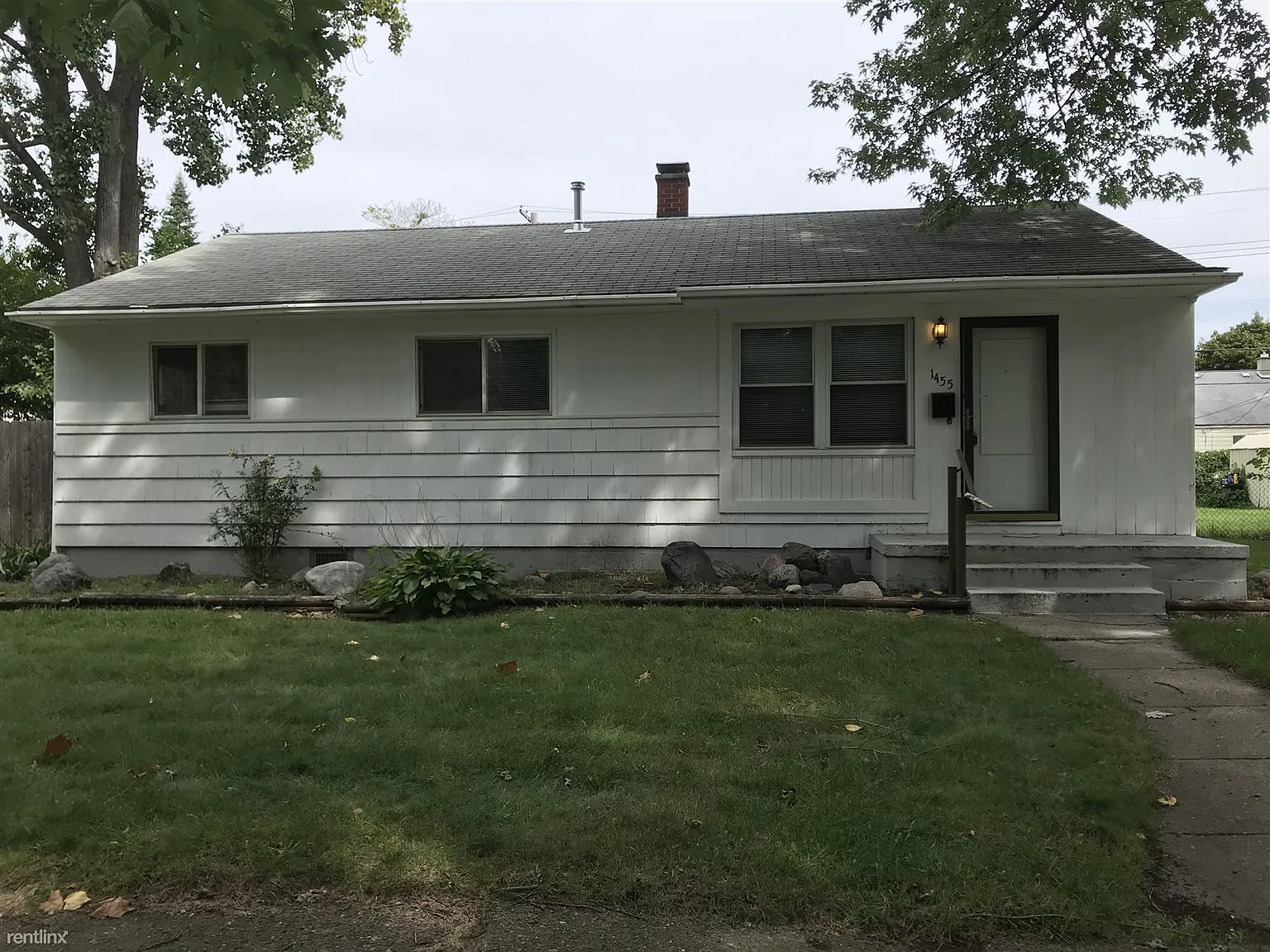1455 E George Ave photo 1