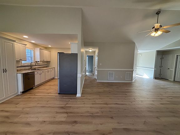 5th image of 371 Spearhead Pl