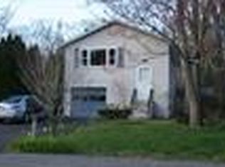 11 Henry St, Albany, NY 12203