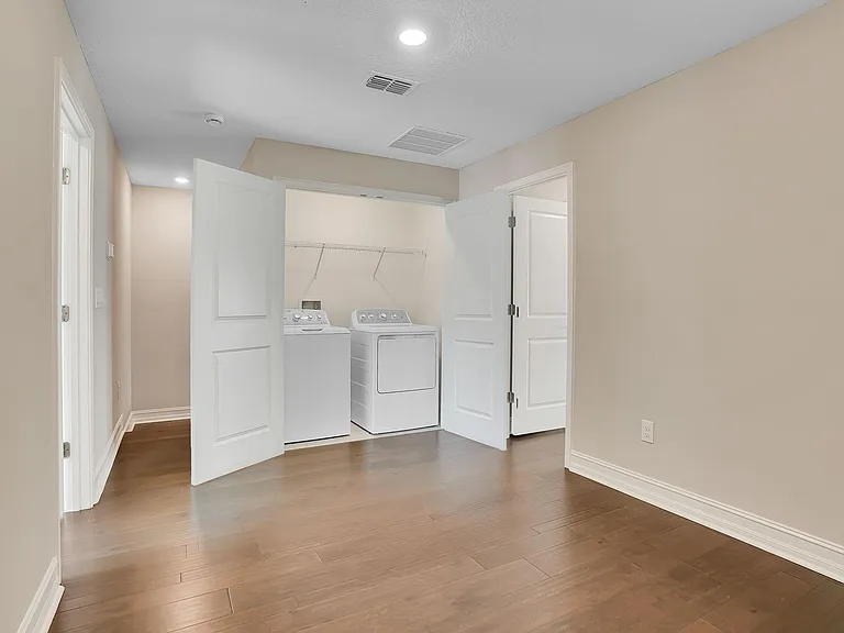 5351 Bridge St — Photo 26