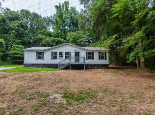 1021 River Woods Dr, Madison, GA 30650