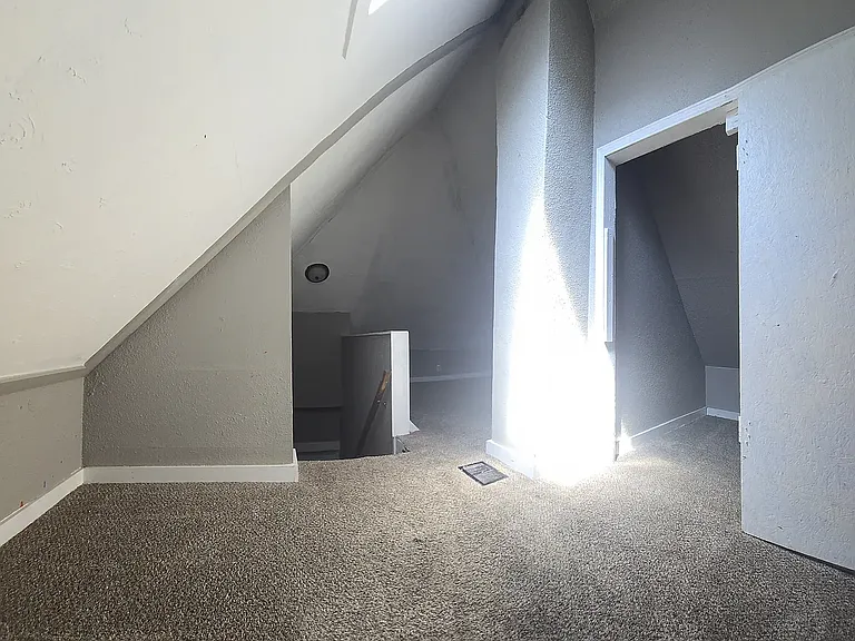 1016 Ervin Ter — Photo 6