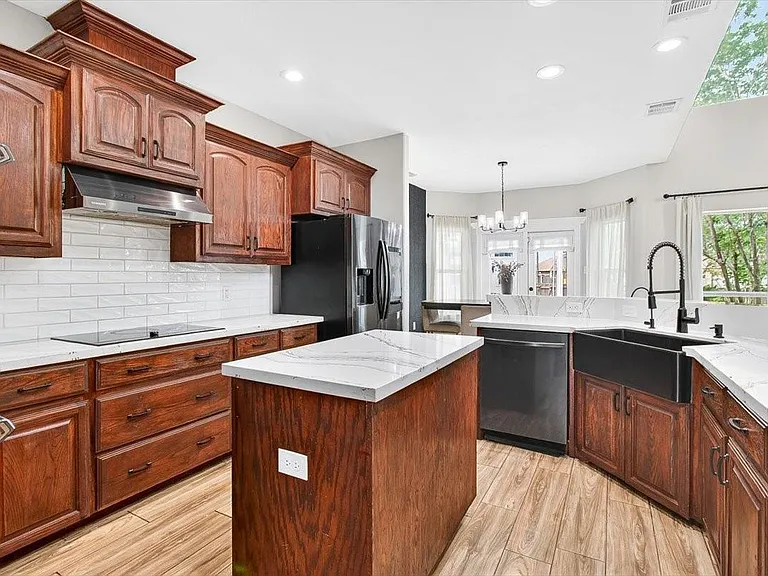 8417 Macarena Dr — Photo 17