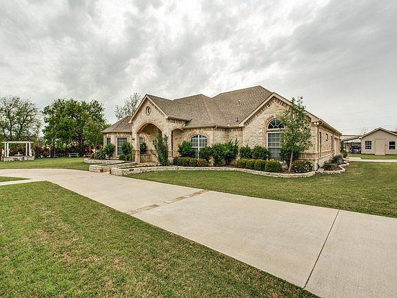3rd image of 6920 Taylor Ln