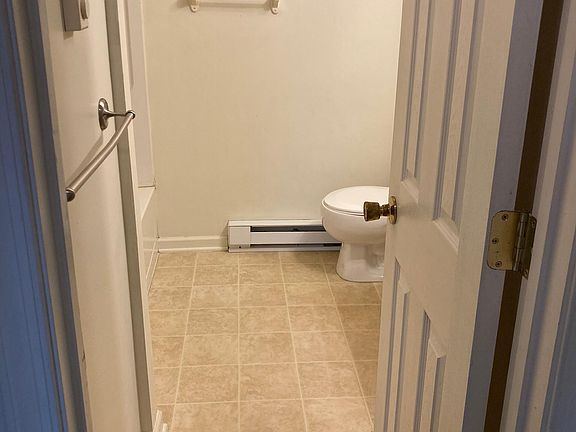 3rd image of 14765 Sherwood Dr APT 16
