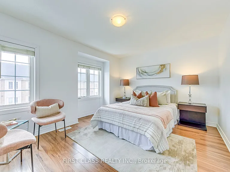 1128 Dundas St W #25 — Photo 25