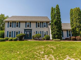 955 Pitzka Rd, Brookfield, WI 53045