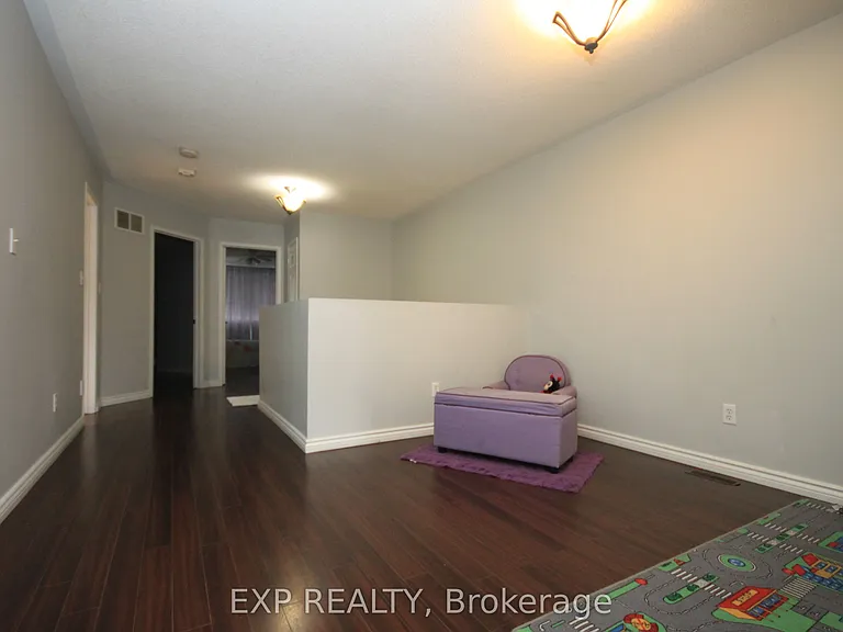 1318 Mowat Ln — Photo 14