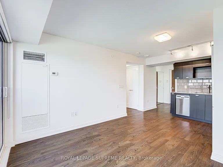 275 Village Green Sq #1920 — Photo 16