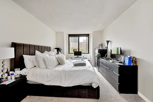 Rented by City Connections Realty | media 18