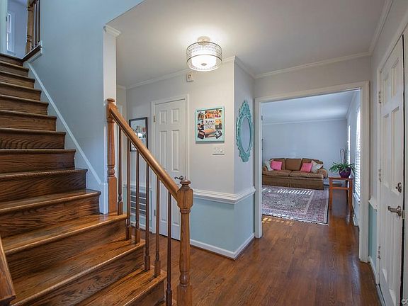 5th image of 7521 Oakmont Dr