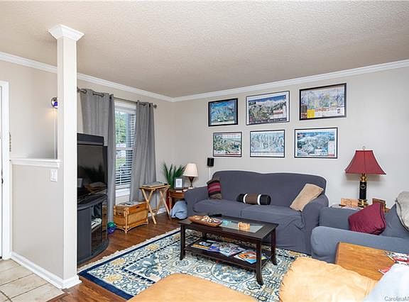 3rd image of 104 Heritage Pkwy #104