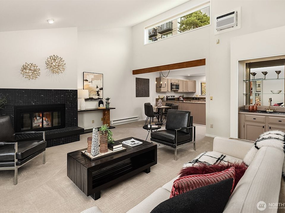 1st image of 210 Boylston Avenue E #304