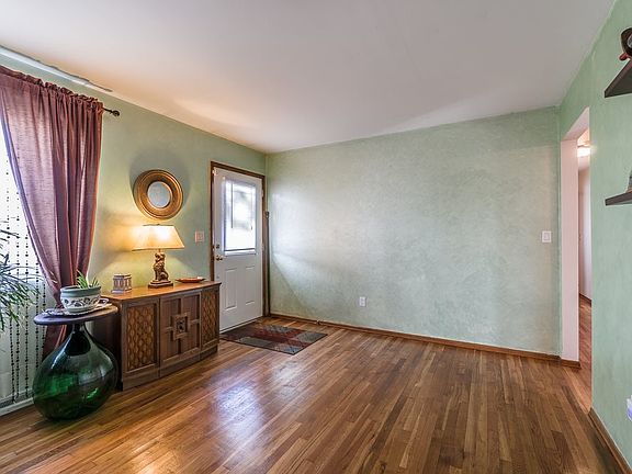 5th image of 2306 Vivian Pl