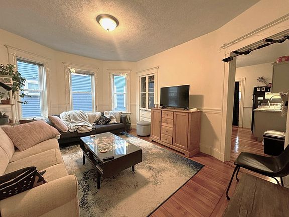 5th image of 30 Lexington Ave #1