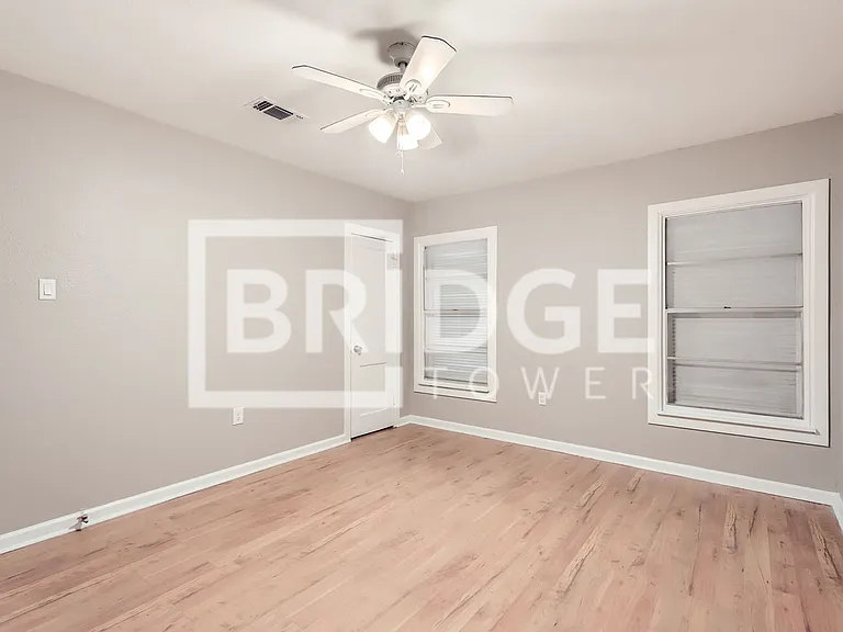224 E Boyd St — Photo 15