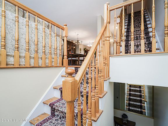 3rd image of 321 Hillbrook Dr