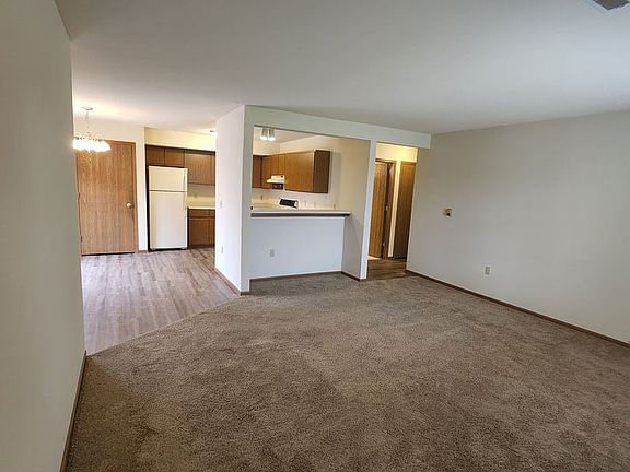 2nd image of 241 N Chicago Ave Unit 7