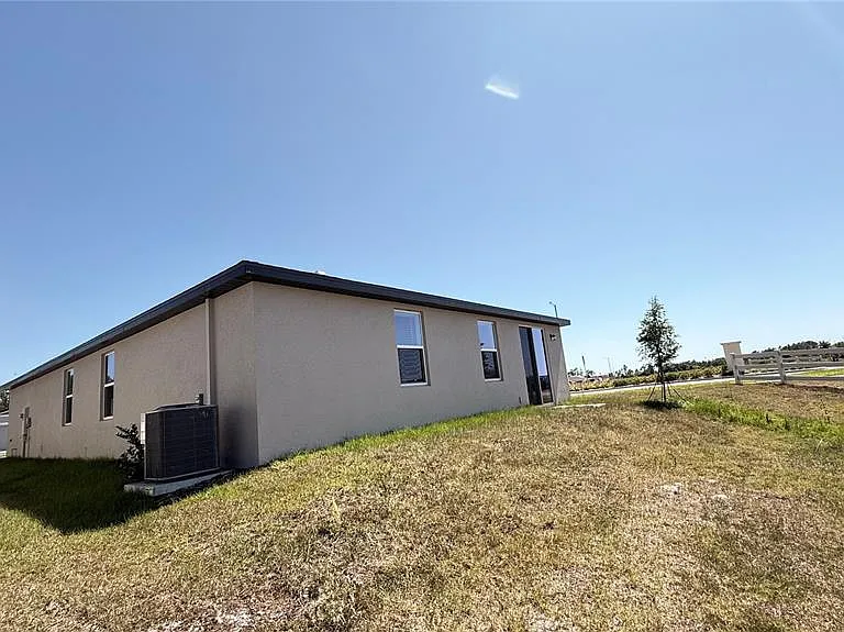 3905 Giorgio Dr — Photo 23
