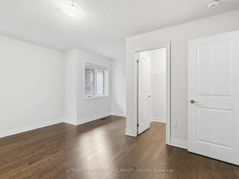 32 Bermondsey Way — Photo 25